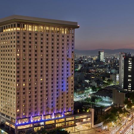Fiesta Americana Reforma Мехіко Екстер'єр фото The hotel at night