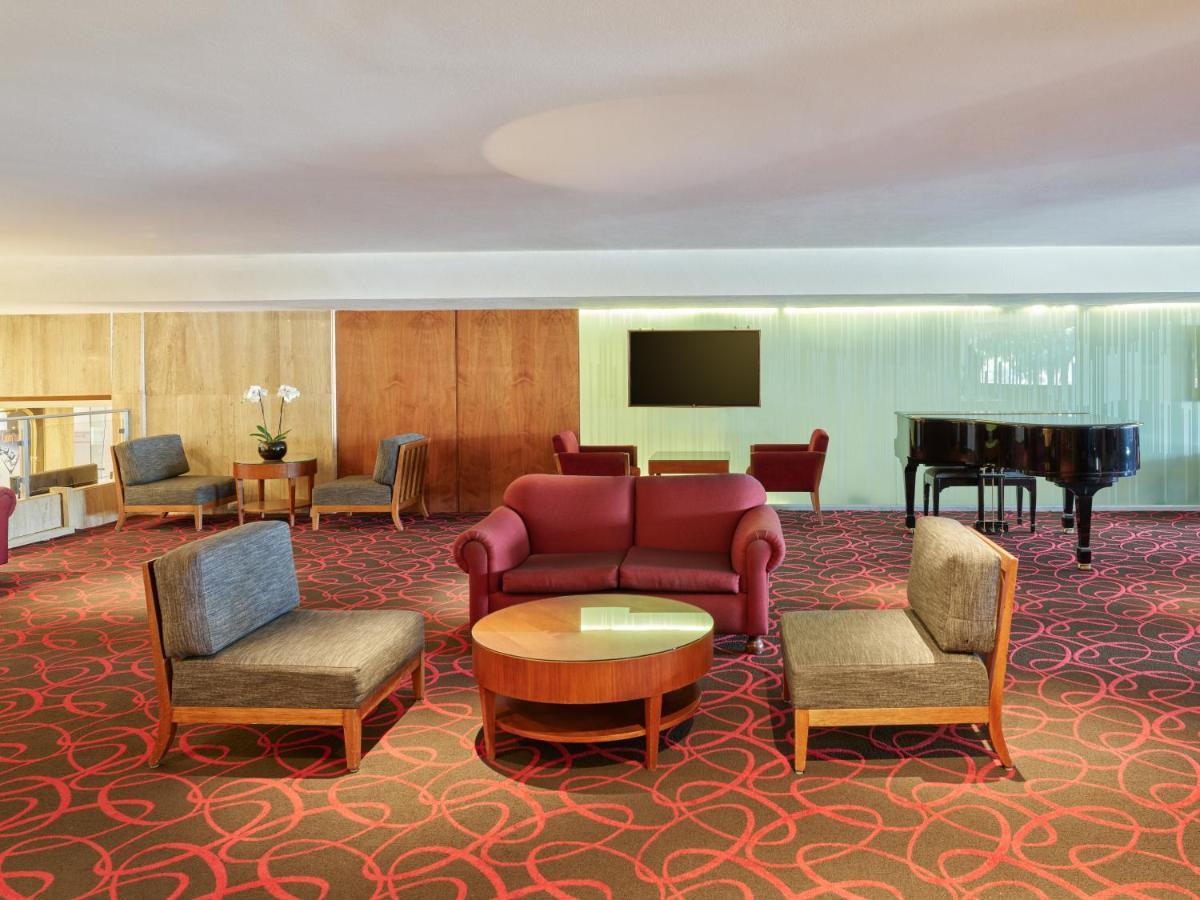Fiesta Americana Reforma Мехіко Екстер'єр фото The lounge at the airport