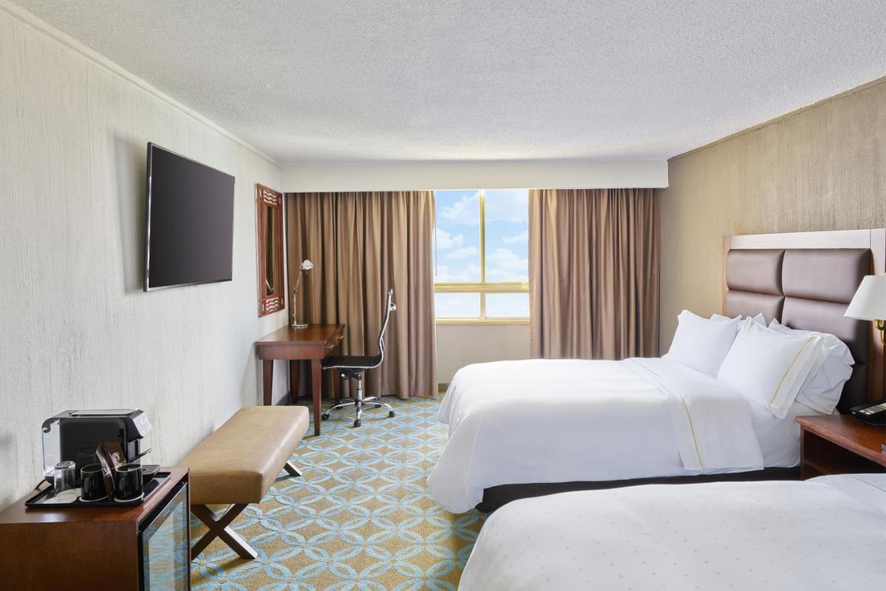 Fiesta Americana Reforma Мехіко Екстер'єр фото A guest room at the Hilton San Francisco